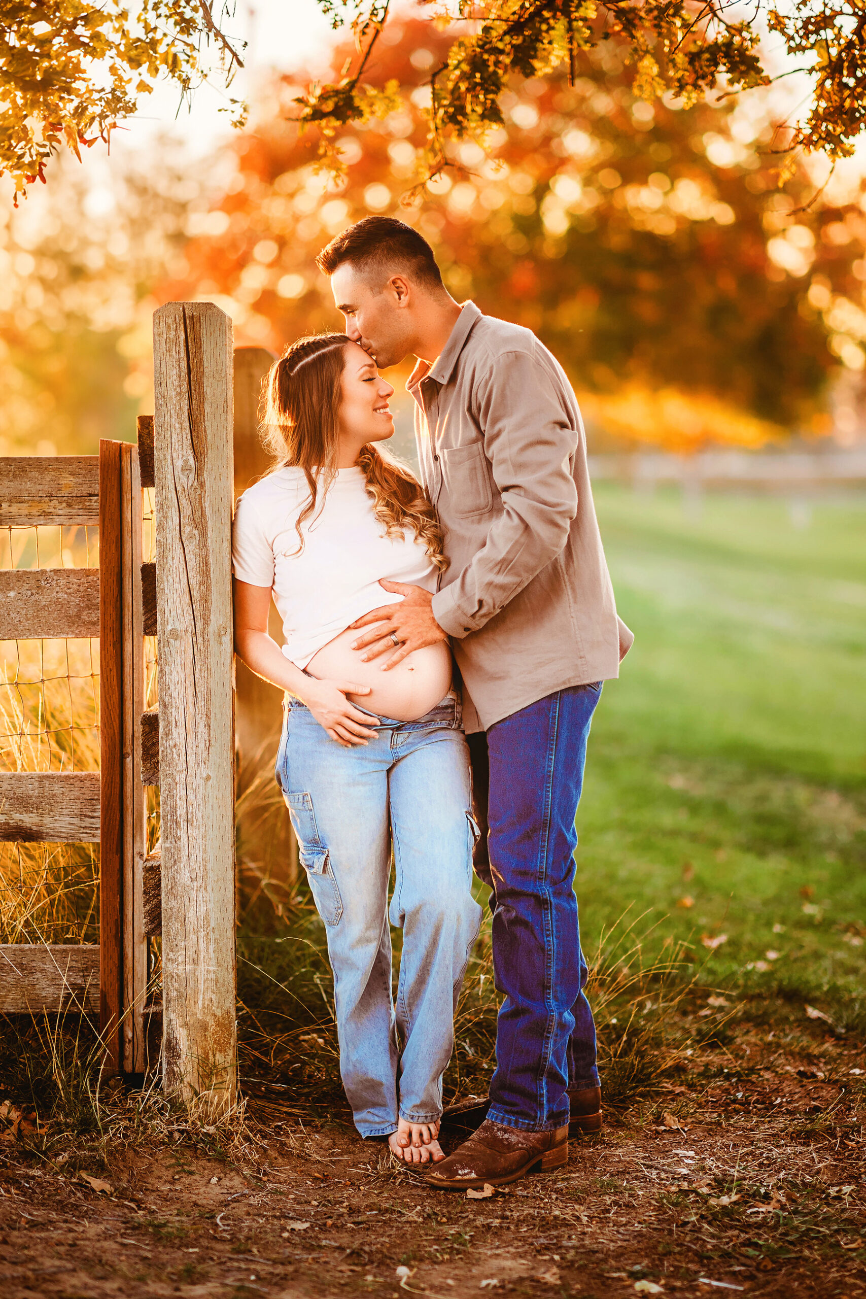 Roseville Maternity Photographer Captures that GLOW in your session