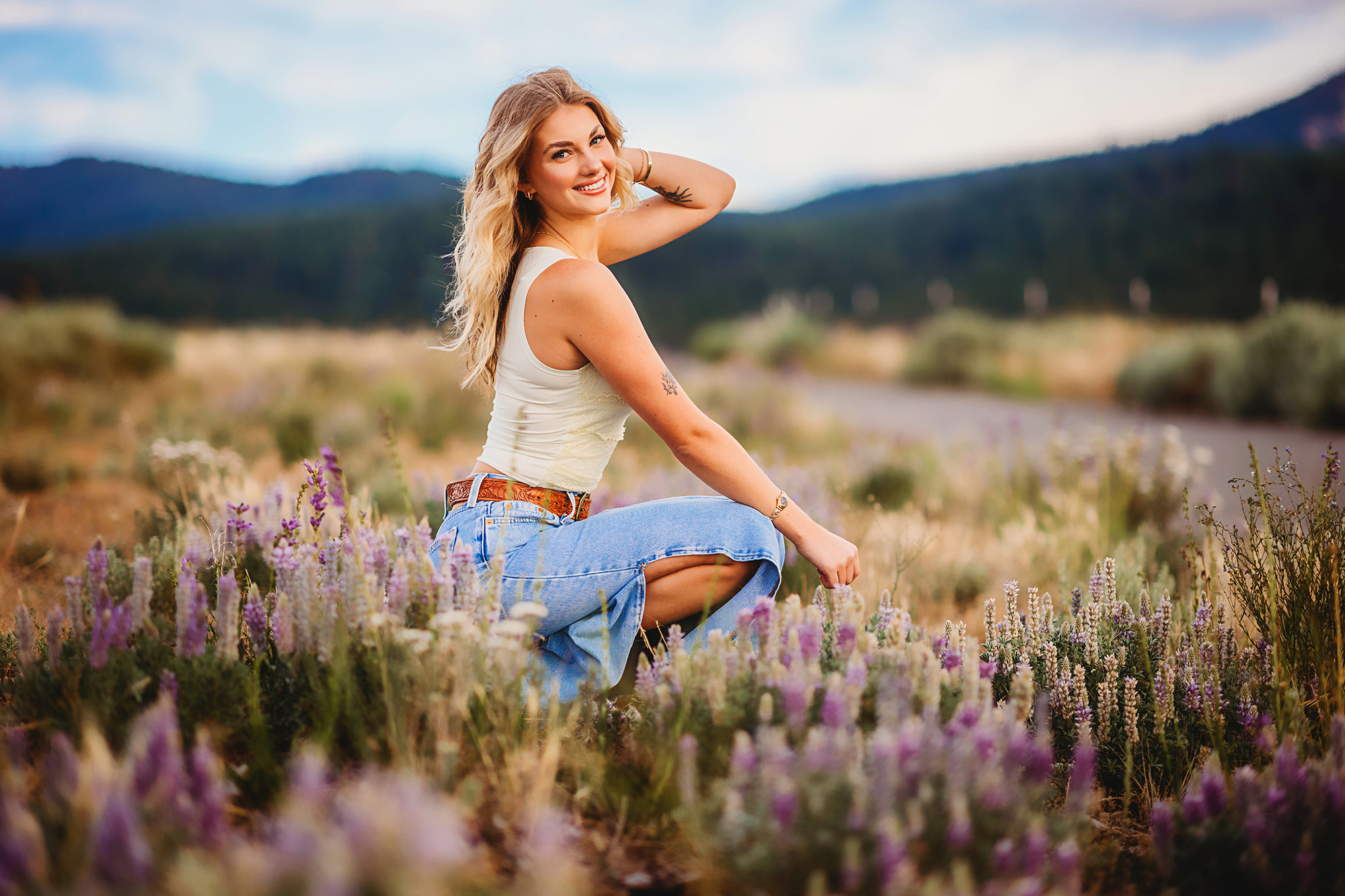 outdoor senior photos-Flowers-Mountains